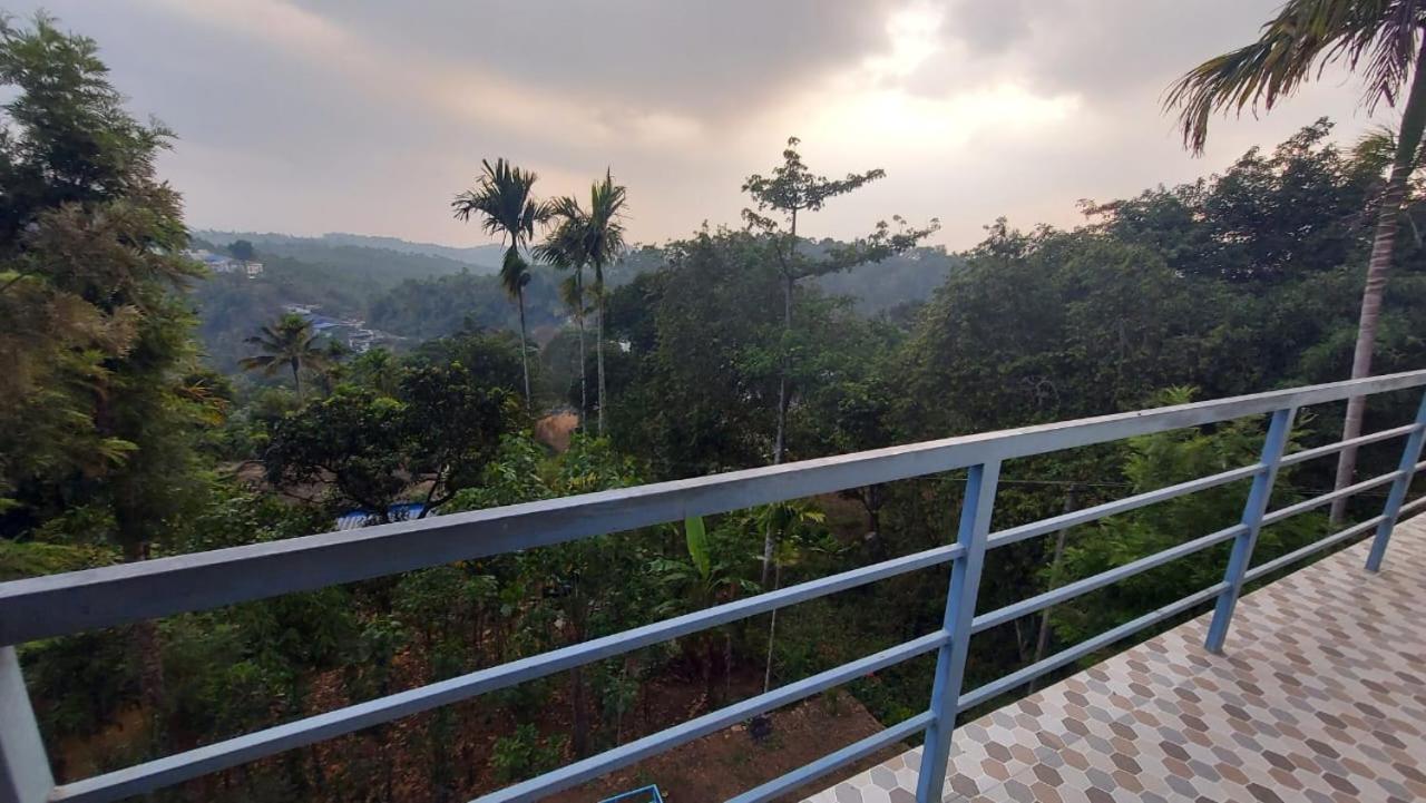 Greenpepperhomestay Munnar Anaviratty Esterno foto