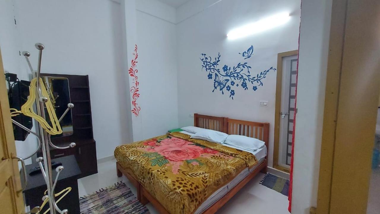 Greenpepperhomestay Munnar Anaviratty Esterno foto